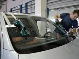 Замена лобового стекла на автомобилях Renault
